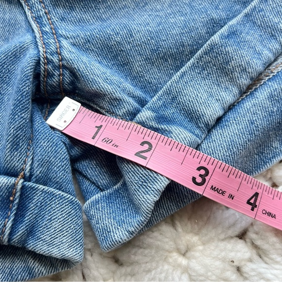 AMERICAN EAGLE High Rise Mom Short Pleated Cuffed Jean Shorts Denim Size  2 - Picture 12 of 12